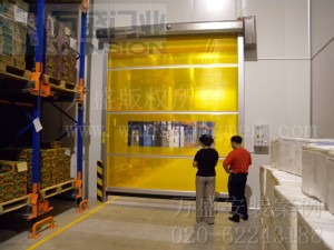 東莞徐福記食品有限公司快速卷門(mén)安裝案例